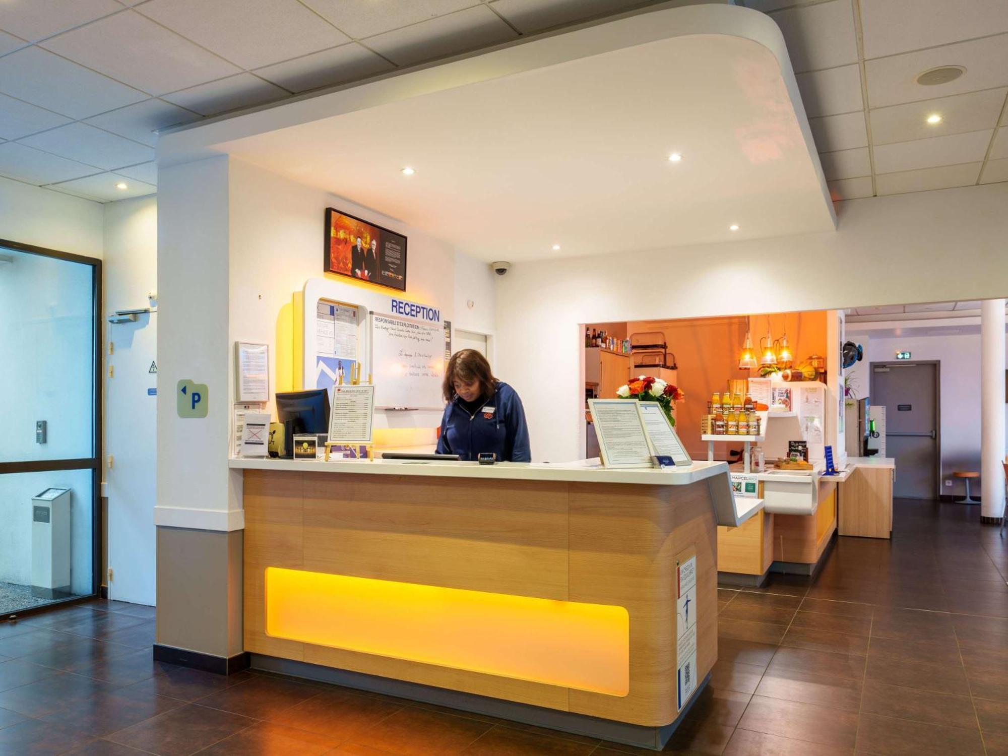 Ibis Budget Saint-Quentin Centre Gare Eksteriør billede